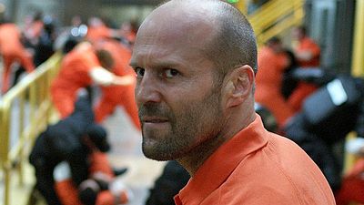 Imagem da notícia Velozes & Furiosos 8: Roteirista conta que 'aquela cena' de Jason Statham era diferente originalmente