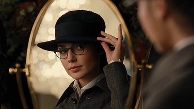 Imagem da notícia Gal Gadot apresenta novo pôster de Mulher-Maravilha