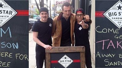 Imagem da notícia Lanchonete ofereceu comida grátis para Liam Neeson e ele apareceu no local