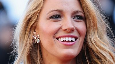 Imagem da notícia Blake Lively será lutadora de MMA atribulada em filme de Nick Cassavetes