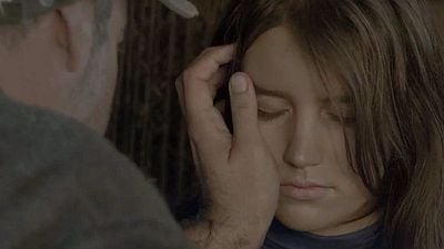 Imagem da notícia Mulher do Pai: Garota desenvolve relação ambígua com o pai cego no primeiro trailer (Exclusivo)