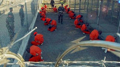 Oliver Stone vai dirigir série sobre a Prisão de Guantánamo