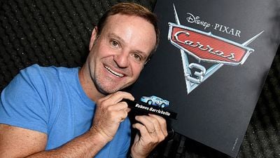 Imagem da notícia Rubens Barrichello dublará piloto veterano em Carros 3