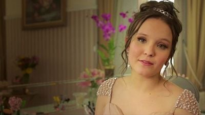 Imagem da notícia Vídeo traz Larissa Manoela e elenco falando sobre a história de Meus 15 Anos