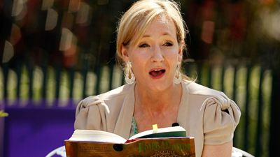 J.K. Rowling agradece a fãs no Twitter pelos 20 anos de Harry Potter