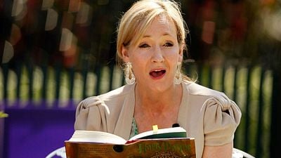 Imagem da notícia J.K. Rowling agradece a fãs no Twitter pelos 20 anos de Harry Potter