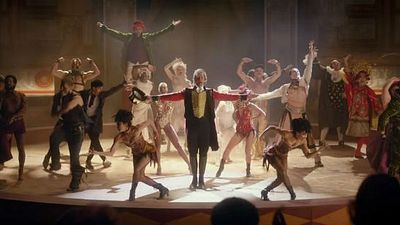 Imagem da notícia Hugh Jackman inventa o "show business" no trailer de O Rei do Show