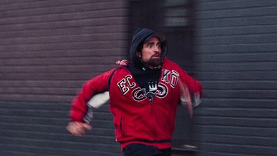 Imagem da notícia Robert Pattinson corre contra o relógio em novo trailer de Good Time