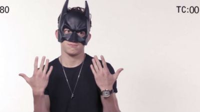 Virou a casaca? Tom Holland interpreta Batman em "audição secreta" para Homem-Aranha: De Volta ao Lar