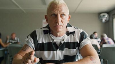 Imagem da notícia Roubo em Família: Cena inédita apresenta o bizarro personagem de Daniel Craig