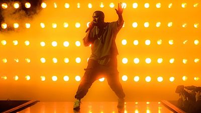 Imagem da notícia Diretor do terror Ao Cair da Noite quer fazer cinebiografia de Kanye West