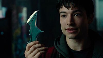 Imagem da notícia Liga da Justiça: Flash, Mulher-Maravilha e Batman juntos em nova foto