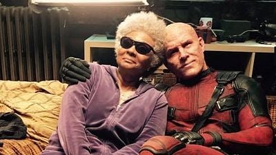 Imagem da notícia Deadpool 2: Ryan Reynolds compartilha foto do Mercenário Tagarela com sua companheira de quarto