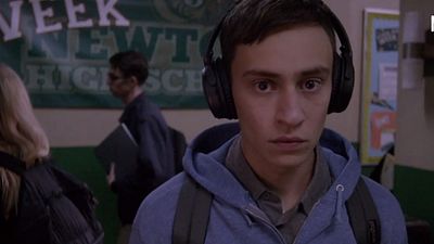 Imagem da notícia Atypical: Série da Netflix sobre jovem com autismo ganha trailer e cartaz