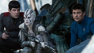 Imagem da notícia Filmes na TV: Hoje tem Star Trek: Sem Fronteiras e Águas Rasas