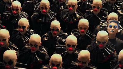Imagem da notícia Primeiro teaser de American Horror Story: Cult chama geral para uma seita bizarra