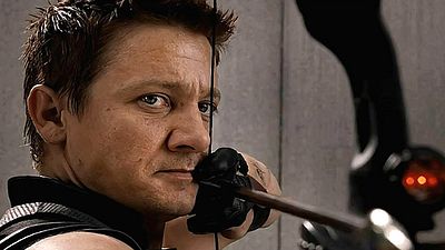 Imagem da notícia Jeremy Renner refuta rumores de série sobre o Gavião Arqueiro na Netflix