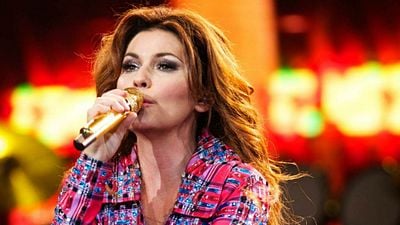 Imagem da notícia Cantora Shania Twain vai estrear como atriz ao lado de John Travolta em filme de ação
