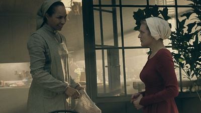 Imagem da notícia The Handmaid's Tale promove Amanda Brugel para o elenco regular