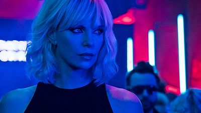 Imagem da notícia Amigos do AdoroCinema: Blogueiros exaltam magnetismo de Charlize Theron como atriz de ação