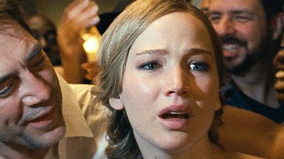 Imagem da notícia Jennifer Lawrence ri da repercussão dividida do filme mãe!
