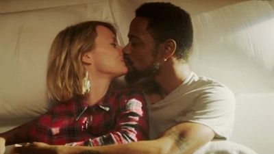 Imagem da notícia Mia Wasikowska e Lakeith Stanfield dançam em curta filmado ao vivo em programa de TV
