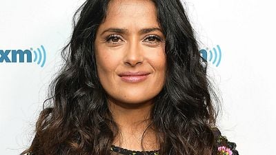 Imagem da notícia Salma Hayek inicia campanha de financiamento coletivo para ajudar vítimas do terremoto que atingiu o México