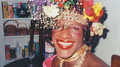 Imagem da notícia Dicas do Dia: A Morte e a Vida de Marsha P. Jonhson, filme sobre lenda da comunidade LGBT, estreia no streaming