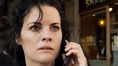 Imagem da notícia New York Comic Con 2017: Briga familiar é destaque no trailer da terceira temporada de Blindspot