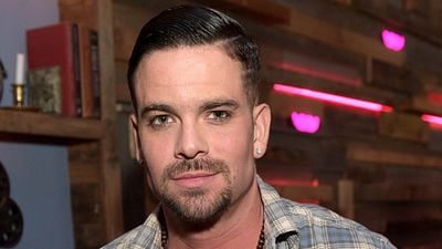 Imagem da notícia Ator de Glee tentou se matar antes de se declarar culpado por posse de pornografia infantil