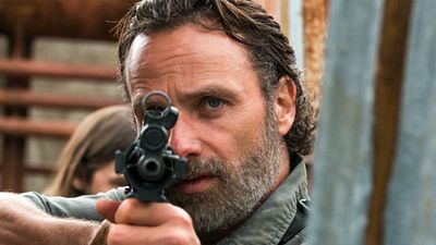 Imagem da notícia The Walking Dead: Showrunner explica por que Rick não matou Negan na estreia da oitava temporada