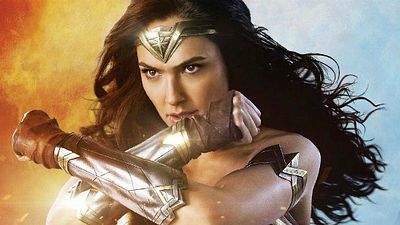 Imagem da notícia Zack Snyder divulga foto de Gal Gadot no set de Liga da Justiça