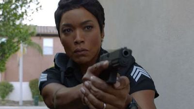 Imagem da notícia 9-1-1: Saiu o teaser da série estrelada por Angela Bassett e Connie Britton