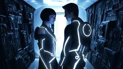 Imagem da notícia Dicas do Dia: Tron - O Legado e Efeito Borboleta estão na TV