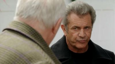 Pai em Dose Dupla 2: John Lithgow e Mel Gibson destroem as férias de Mark Wahlberg e Will Ferrell em novo trailer