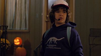 Fãs de Stranger Things derrubam site de museu tentando comprar o casaco de Dustin