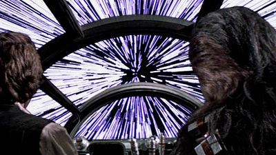 Imagem da notícia Star Wars: Disney tenta esconder a Millenium Falcon em estúdio, mas Google Maps revela item