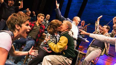 Imagem da notícia Come From Away: Aclamado musical da Broadway vai ganhar adaptação cinematográfica