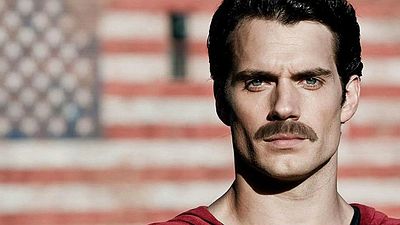 Imagem da notícia Liga da Justiça: Henry Cavill explica a remoção de seu polêmico bigode