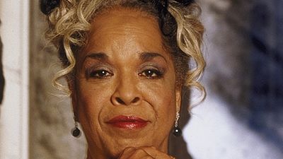 Imagem da notícia Della Reese, estrela da série O Toque de um Anjo, morre aos 86 anos
