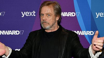 Imagem da notícia Mark Hamill usa cadeira de rodas para despistar "fãs oportunistas"