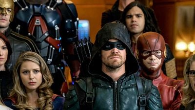 Imagem da notícia Dicas do Dia: Crisis on Earth-X, crossover dos heróis da CW, é exibido hoje no Brasil