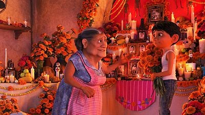 Imagem da notícia Bilheterias Estados Unidos: Artista do Desastre se destaca, mas Viva - a Vida é uma Festa lidera pela terceira vez