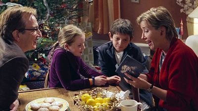 Imagem da notícia Dicas do Dia: Simplesmente Amor e Milagre na Rua 34 estão na TV