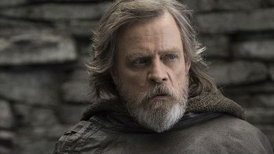 Imagem da notícia Mark Hamill se arrepende de ter feito críticas sobre Star Wars - Os Últimos Jedi