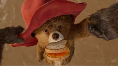 Imagem da notícia Paddington 2: Ursinho conhece vilão de Hugh Grant em novo trailer