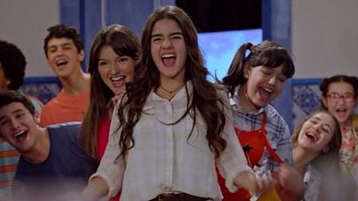 Imagem da notícia Gaby Estrella: Protagonistas cantam e dançam em novo clipe (Exclusivo)