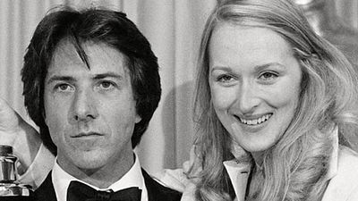 Imagem da notícia Meryl Streep diz que Dustin Hoffman "passou dos limites" quando a estapeou em Kramer vs. Kramer