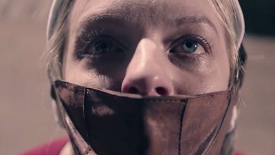 Imagem da notícia The Handmaid's Tale: Segunda temporada ganha trailer, data de estreia e participação de Marisa Tomei
