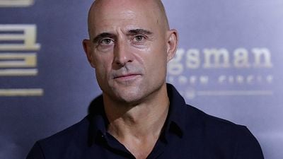 Shazam! terá um 'vilão desgraçado', segundo Mark Strong